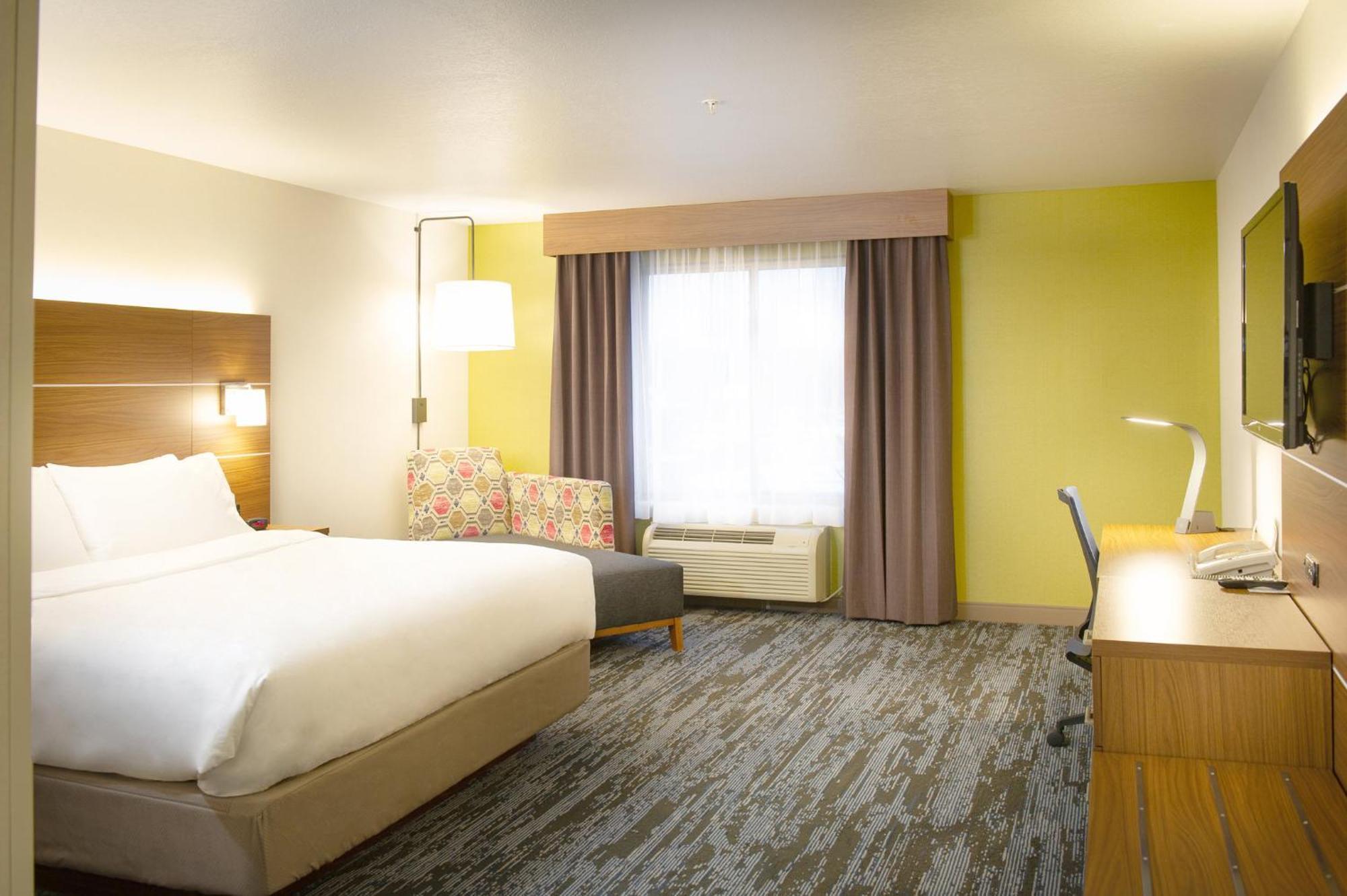 Holiday Inn Express & Suites Wausau By Ihg Weston Екстер'єр фото