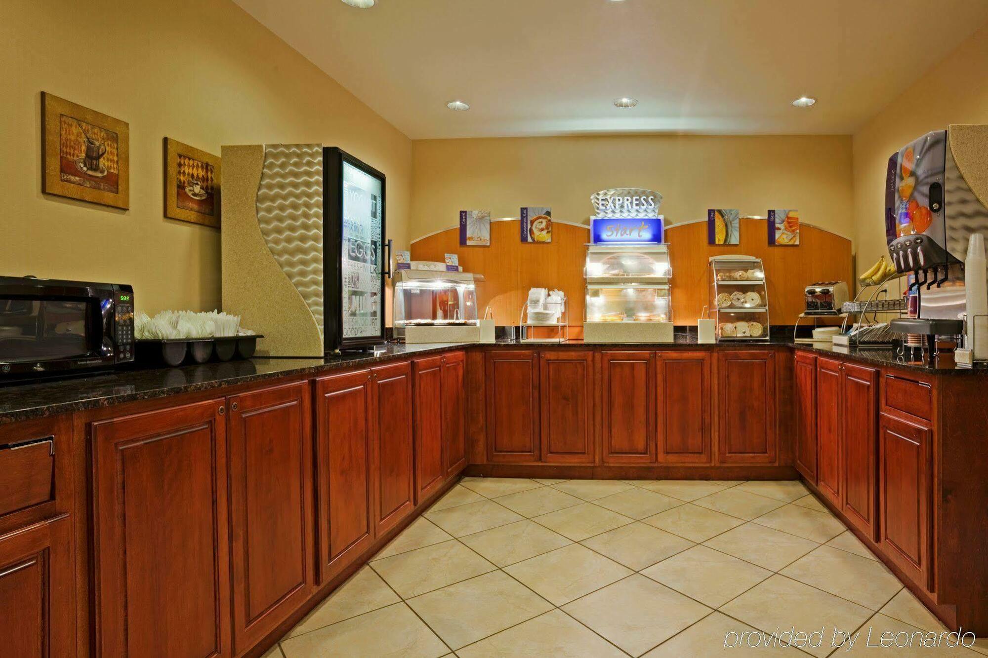 Holiday Inn Express & Suites Wausau By Ihg Weston Екстер'єр фото